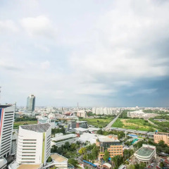 Отель Belle Grand Rama9 By Panu Бангкок балкон