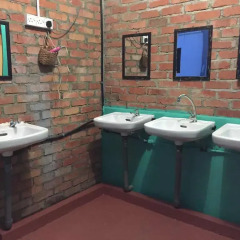 Atine Semporna Backpackers Hostel II ванная