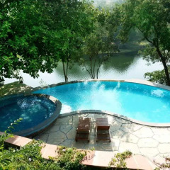 Отель Kumbhalgarh Forest Retreat бассейн