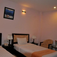 Dong Kinh A Hotel 3* Улучшенный номер с различными типами кроватей фото 7