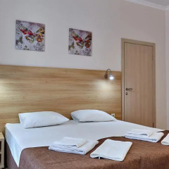Гостиница Gorizont 32 Mini-Hotel в Ольгинке отзывы, цены и фото номеров - забронировать гостиницу Gorizont 32 Mini-Hotel онлайн Ольгинка комната для гостей фото 4