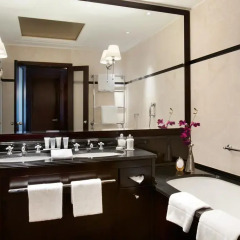 Отель Adlon Kempinski 5* Представительский номер двуспальная кровать