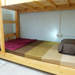 Plearn Hostel Кровать в общем номере с двухъярусной кроватью фото 2