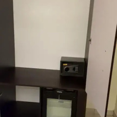 Отель Lakeem Suites Ikoyi сейф в номере