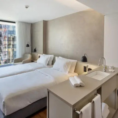 Отель Lux Lisboa Park 4* Стандартный семейный номер с двуспальной кроватью