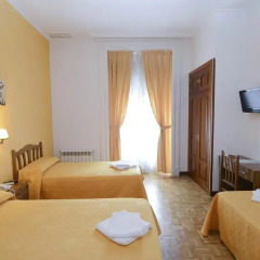 Отель Hostal Edreira Стандартный номер с различными типами кроватей фото 4