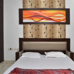 Отель Luxury Inn Апартаменты с различными типами кроватей фото 15