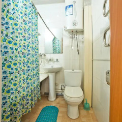Гостиница Mayak Inn в Уссурийске отзывы, цены и фото номеров - забронировать гостиницу Mayak Inn онлайн Уссурийск ванная фото 2