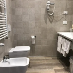 Hotel Bernina 3* Улучшенный номер с различными типами кроватей фото 6
