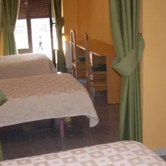 Отель Hostal Residencia Fernandez Испания, Мадрид - отзывы, цены и фото номеров - забронировать отель Hostal Residencia Fernandez онлайн балкон