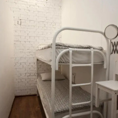 Hostel Peter and the Wolf Стандартный номер с двухъярусной кроватью