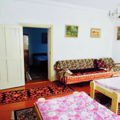 Отель Home Stay in Karakol Кыргызстан, Каракол - отзывы, цены и фото номеров - забронировать отель Home Stay in Karakol онлайн комната для гостей фото 3