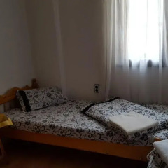 Hostel Alex Стандартный номер с 2 отдельными кроватями (общая ванная комната) фото 5