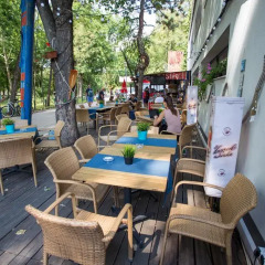 Island Hostel Adults only Будапешт бассейн