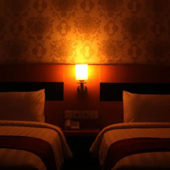 Отель Grand Puri Saron Yogyakarta 3* Номер Делюкс с 2 отдельными кроватями