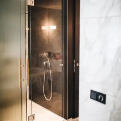 Отель The Guesthouse Vienna 5* Улучшенный номер фото 28