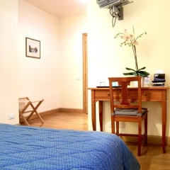 Отель Domus Cavour 3* Стандартный номер с двуспальной кроватью фото 3