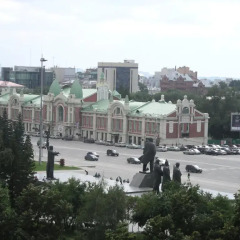 Апартаменты у Оперного Театра Новосибирск балкон