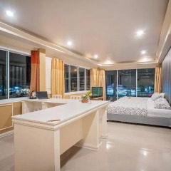 Отель Phuket Airport Suites & Lounge Bar - Club 96 Люкс Премиум с различными типами кроватей фото 5