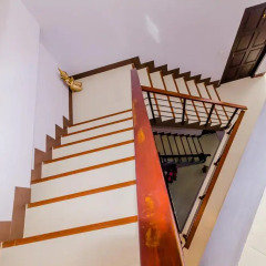 Отель Baan Yuyen Karon Guesthouse вид на фасад фото 2
