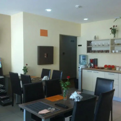 Hotel Contact питание