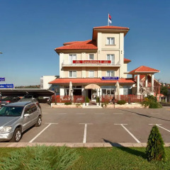 Hotel Knezevina парковка