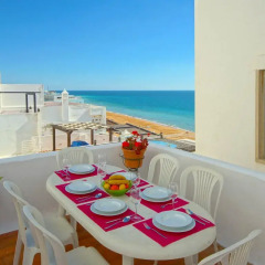 Апартаменты Inn the Beach Apartments балкон