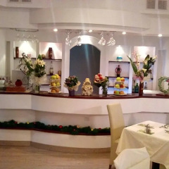 Отель Garni Hotel Villa Family Сербия, Белград - отзывы, цены и фото номеров - забронировать отель Garni Hotel Villa Family онлайн гостиничный бар