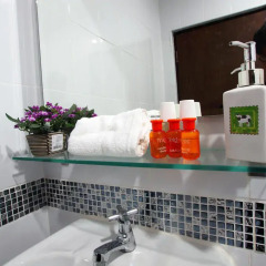 Sri Krungthep Hotel 2* Улучшенный номер с различными типами кроватей фото 2