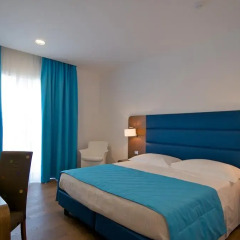 Hotel Plaza 4* Номер Комфорт с двуспальной кроватью фото 5