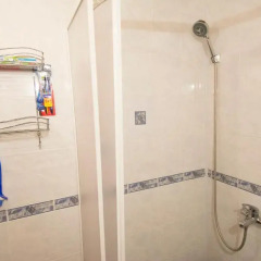 Отель Sunbeam Holiday Home Сливен ванная