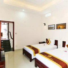Отель Phoenix Homestay Hoi An 2* Улучшенный номер с различными типами кроватей фото 4