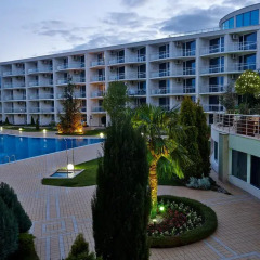 Отель Atlantis Resort & SPA Бургас бассейн