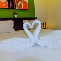 Отель Baan Yuyen Karon Guesthouse 2* Улучшенный номер разные типы кроватей фото 29