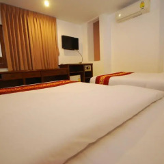Отель Patong Budget Rooms Улучшенный номер с различными типами кроватей фото 5