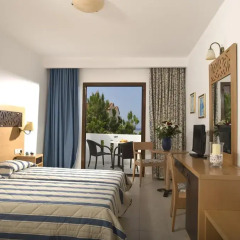 Maritimo Beach Hotel 4* Стандартный номер с различными типами кроватей фото 3