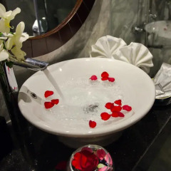 Hanoi Trendy Hotel & Spa 3* Люкс с различными типами кроватей фото 3
