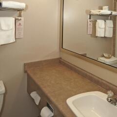 Отель Colonial Square Inn & Suites 2* Стандартный номер разные типы кроватей фото 2