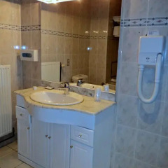 Hotel Continental Gare du Midi 2* Стандартный семейный номер с разными типами кроватей фото 3