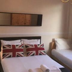 Отель Commercial Rd Homestay Номер с общей ванной комнатой с различными типами кроватей (общая ванная комната) фото 2