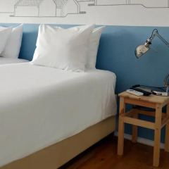 Отель Lisbon Check-In Guesthouse 3* Стандартный номер с двуспальной кроватью (общая ванная комната) фото 7