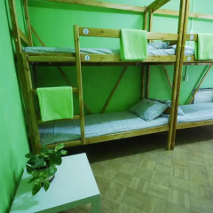 Хостел Like на Театральной Кровати в общем номере с двухъярусными кроватями