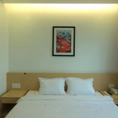 Hung Cuong Hotel 2* Улучшенный номер с различными типами кроватей фото 2