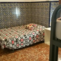 Отель Arc House Sevilla Номер с общей ванной комнатой с различными типами кроватей (общая ванная комната)