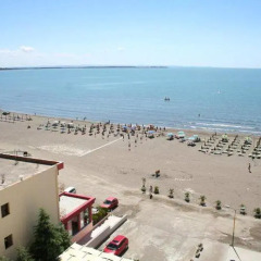 Hotel President пляж
