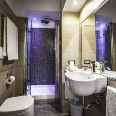 Отель Town House Spagna 3* Улучшенный номер с различными типами кроватей фото 26