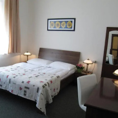 Hotel Jana / Pension Domov Mladeze Стандартный номер с двуспальной кроватью фото 3