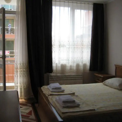 Отель Classic Apartment Болгария, Поморие - отзывы, цены и фото номеров - забронировать отель Classic Apartment онлайн комната для гостей фото 3