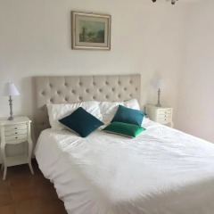 Отель Medieval Cosy Getaway Фонди комната для гостей фото 2