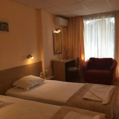 Park Hotel Briz - Free Parking 3* Стандартный номер с различными типами кроватей фото 4